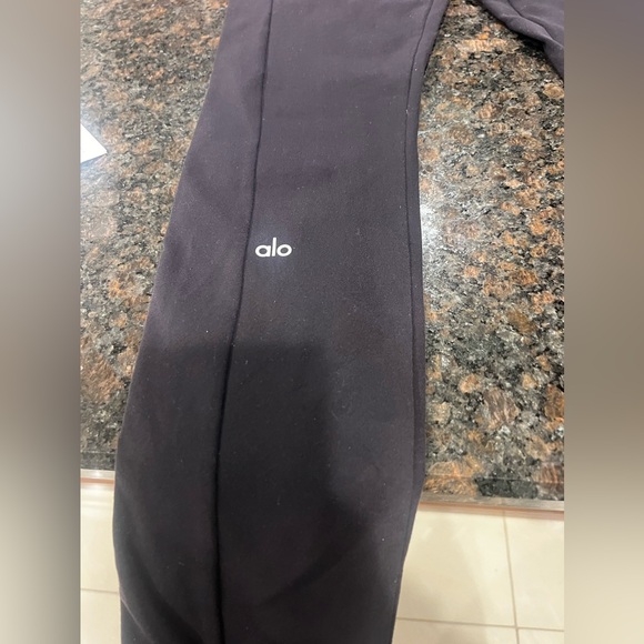 Alo Airbrush high waist winter moto puffer pant ivory/black - Picture 9 of 12